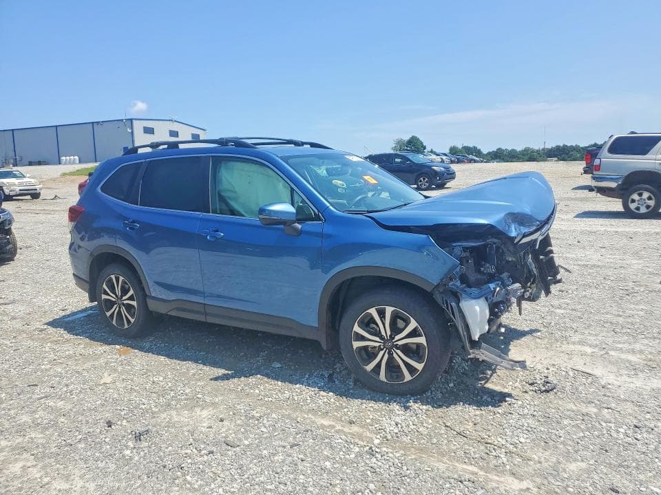 2021 SUBARU FORESTER 4