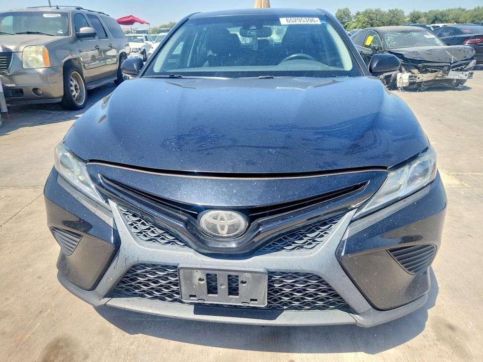 2018 TOYOTA CAMRY SE 5