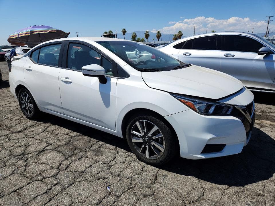 2021 NISSAN VERSA SV 4