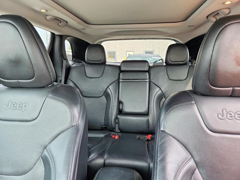 2019 JEEP CHEROKEE LIMITED 10