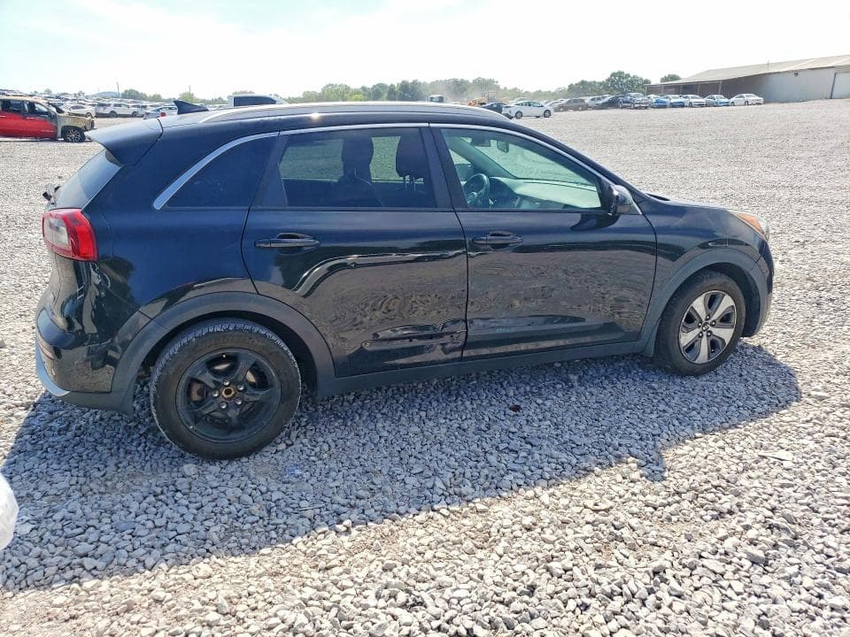 2017 KIA NIRO LX 3
