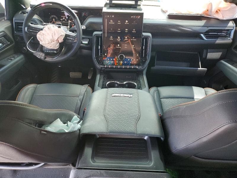 2025 GMC YUKON AT4 8