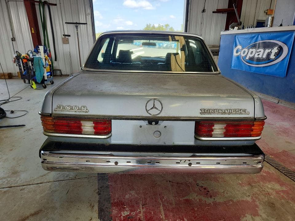 1983 MERCEDES-BENZ 300 DT 6