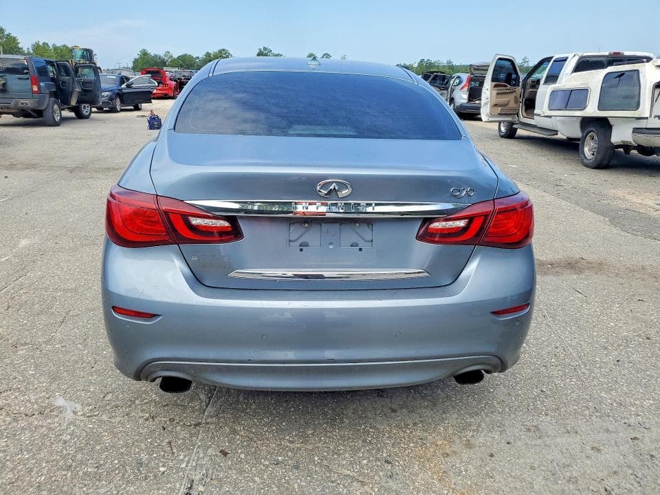 2018 INFINITI Q70 3.7 LUXE 6