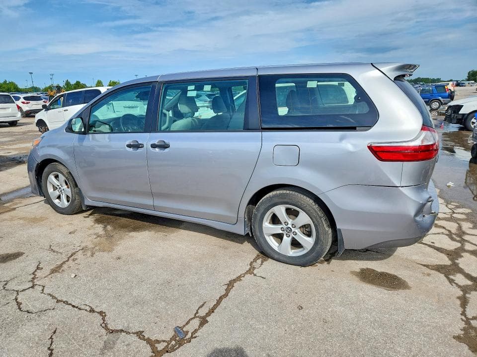 2018 TOYOTA SIENNA L 2