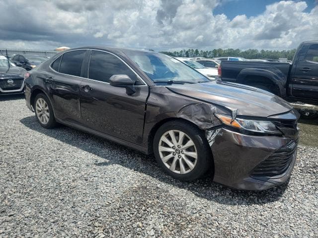 2018 TOYOTA CAMRY LE 4