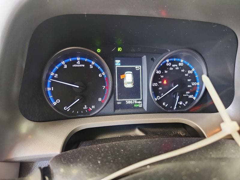 2018 TOYOTA RAV4 XLE 9