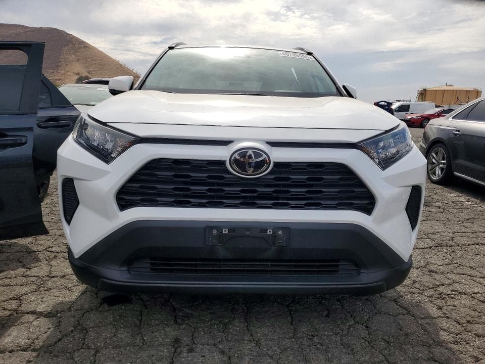 2021 TOYOTA RAV4 LE 5