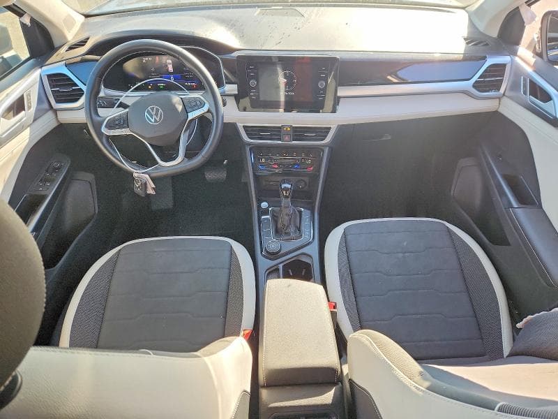 2025 VOLKSWAGEN TAOS SE 8