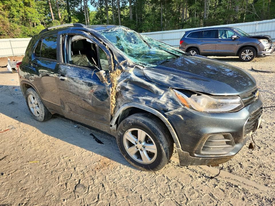 2021 CHEVROLET TRAX 1LT 4