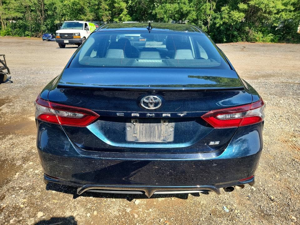 2021 TOYOTA CAMRY SE 6