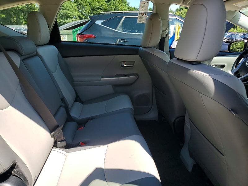 2017 TOYOTA PRIUS V FIVE 10