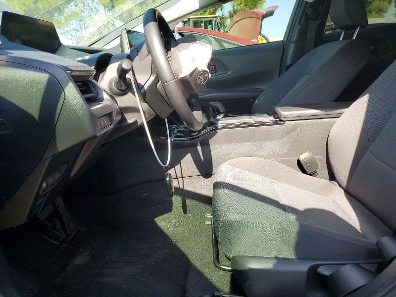 2024 TOYOTA PRIUS LE 7