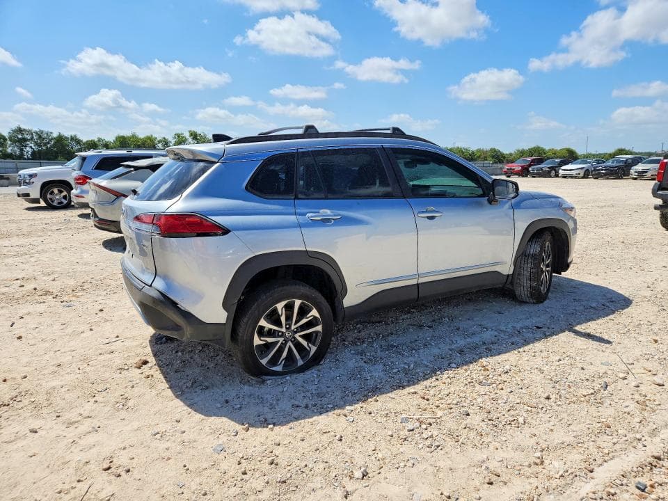 2025 TOYOTA COROLLA CROSS XLE 3