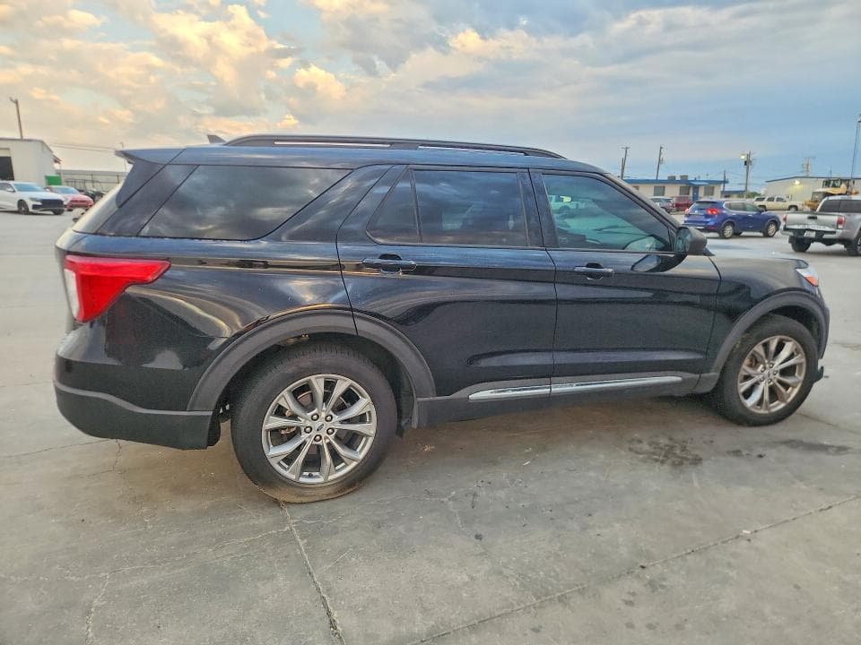 2023 FORD EXPLORER XLT 3