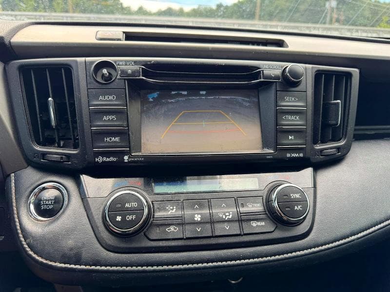 2018 TOYOTA RAV4 XLE 11