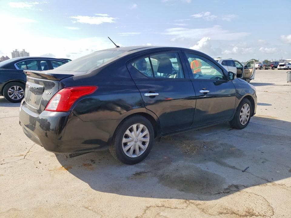 2017 NISSAN VERSA 1.6 SV 3