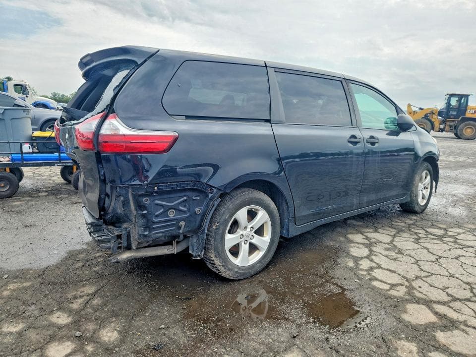 2020 TOYOTA SIENNA L 3