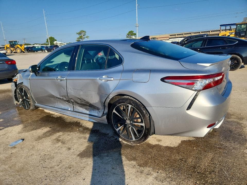 2019 TOYOTA CAMRY XSE 2