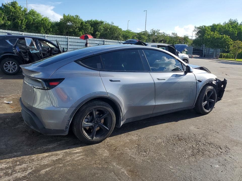 2026 TESLA MODEL Y 3
