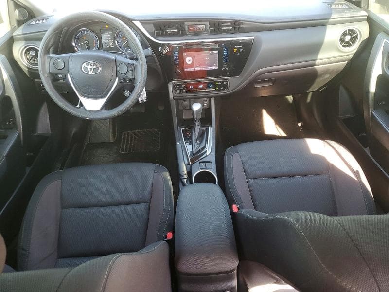 2017 TOYOTA COROLLA LE 8