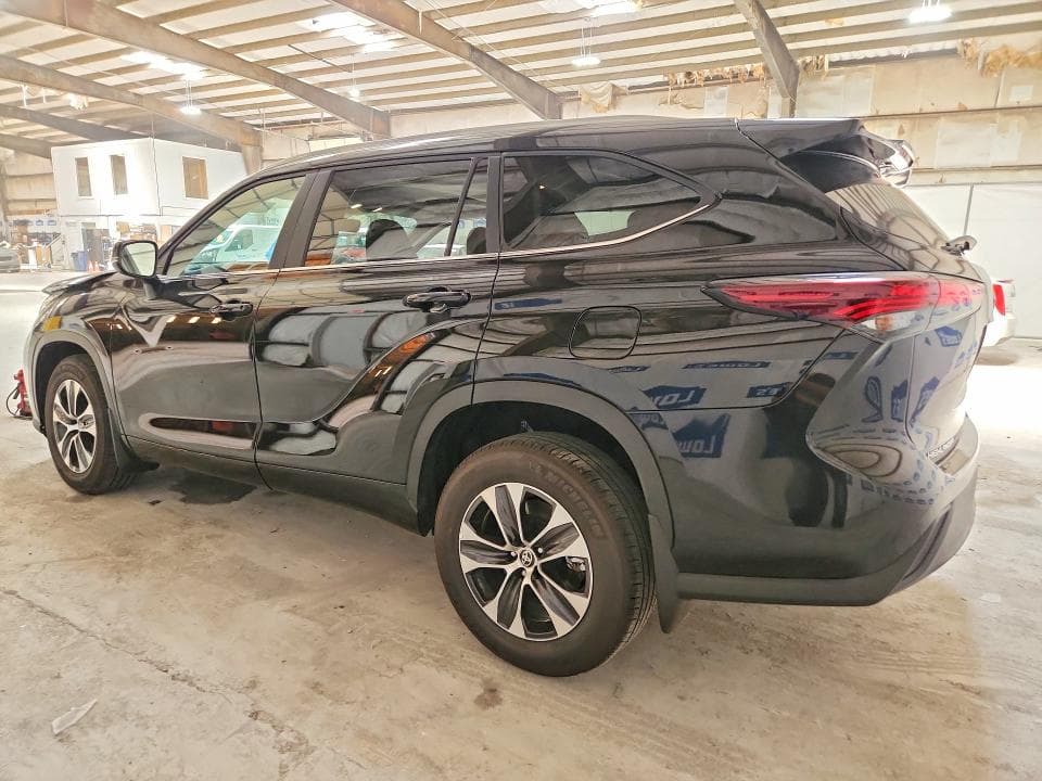 2026 TOYOTA HIGHLANDER XLE 2