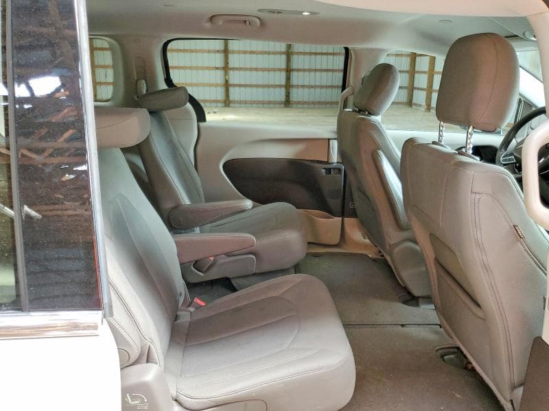 2017 CHRYSLER PACIFICA TOURING 11