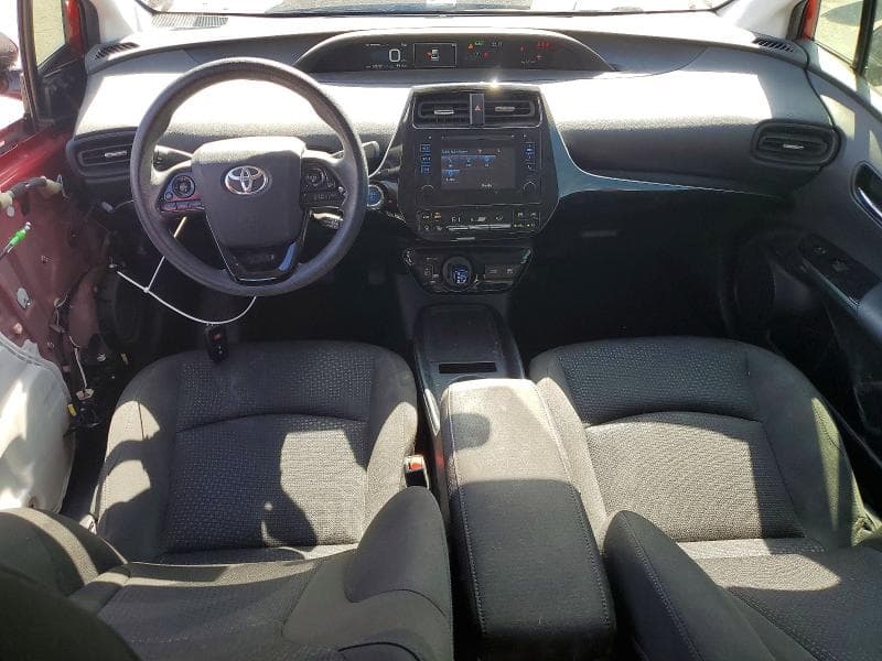 2019 TOYOTA PRIUS LE 8