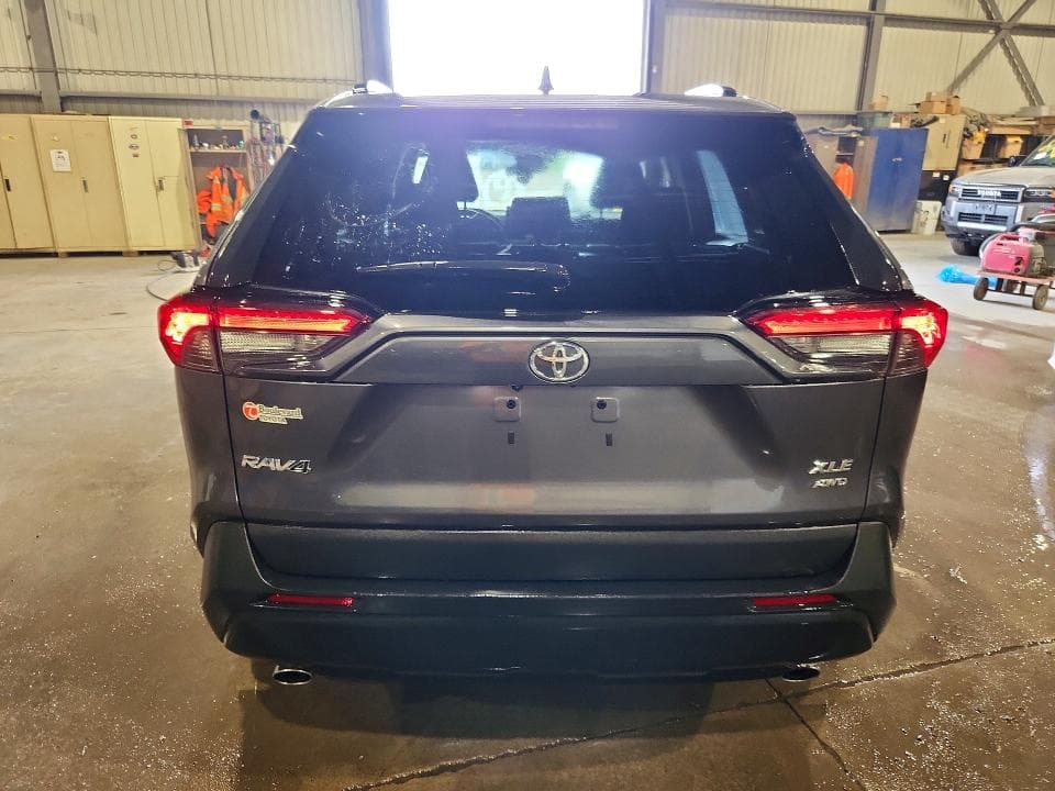 2021 TOYOTA RAV4 XLE 6