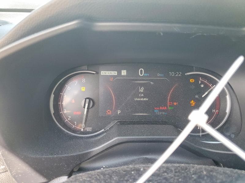 2025 TOYOTA RAV4 XLE 9