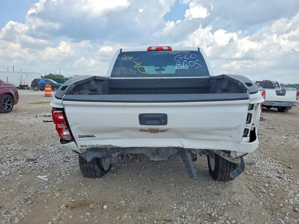 2017 CHEVROLET SILVERADO C1500 6
