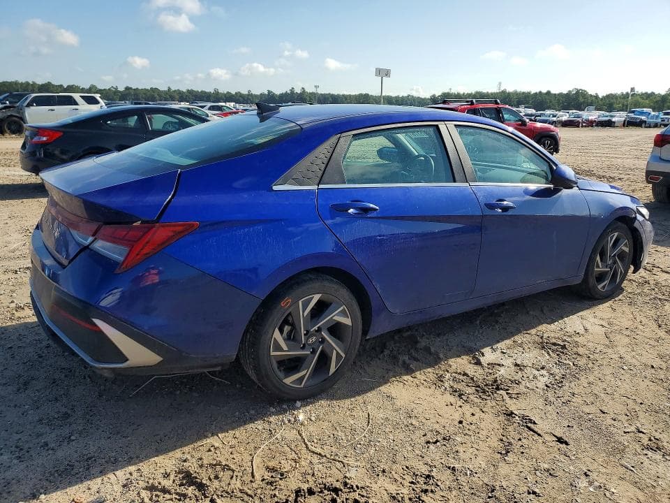 2025 HYUNDAI ELANTRA SEL 3