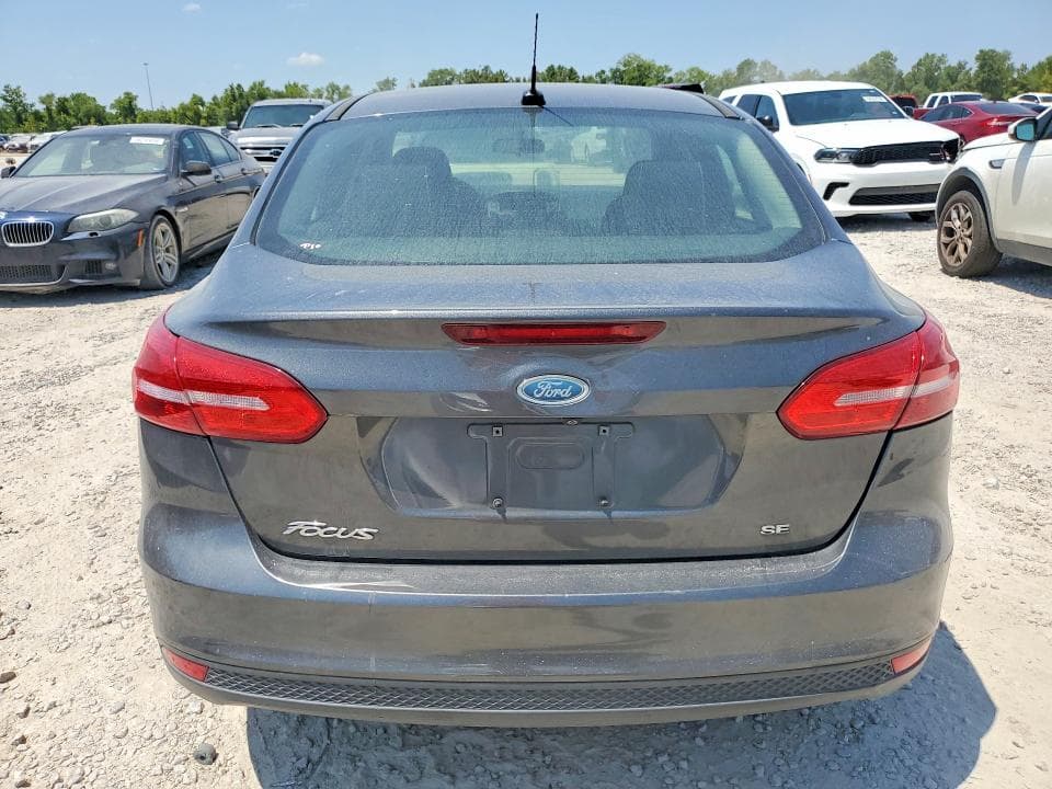 2017 FORD FOCUS SE 6