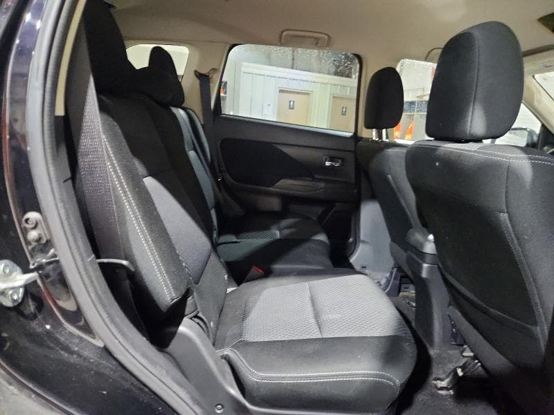 2018 MITSUBISHI OUTLANDER SE 11
