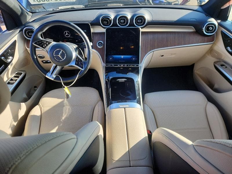 2024 MERCEDES-BENZ GLC 300 4MATIC 8