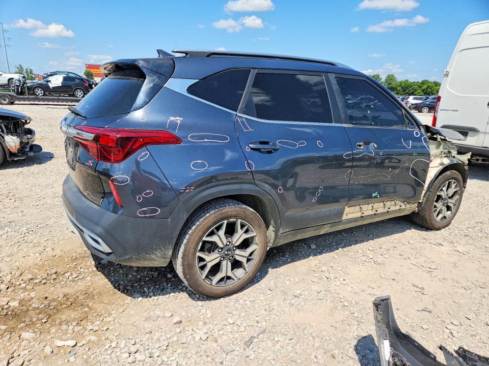 2021 KIA SELTOS EX 3