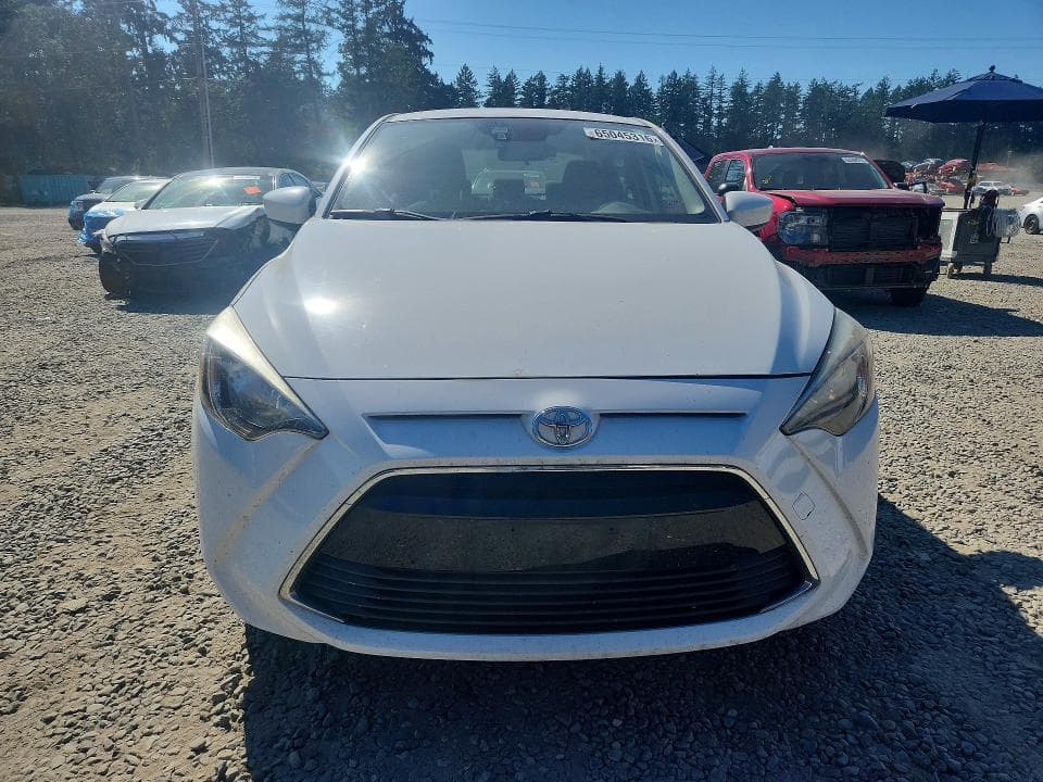 2017 TOYOTA YARIS IA BASE 5