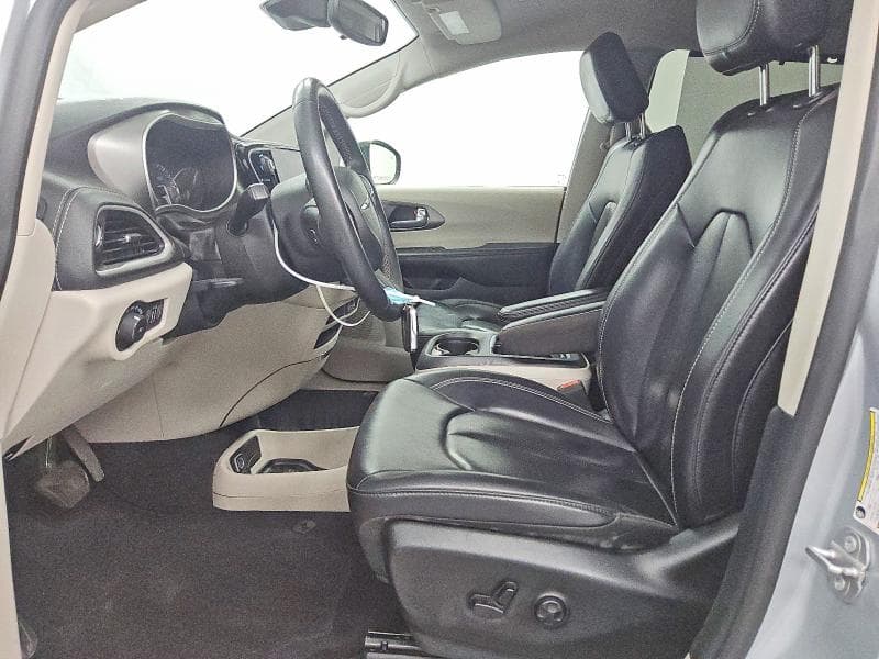 2023 CHRYSLER PACIFICA TOURING L 7