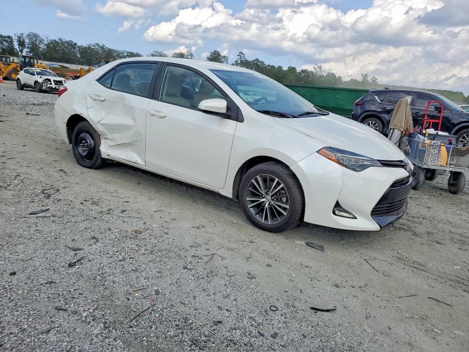 2017 TOYOTA COROLLA LE 4