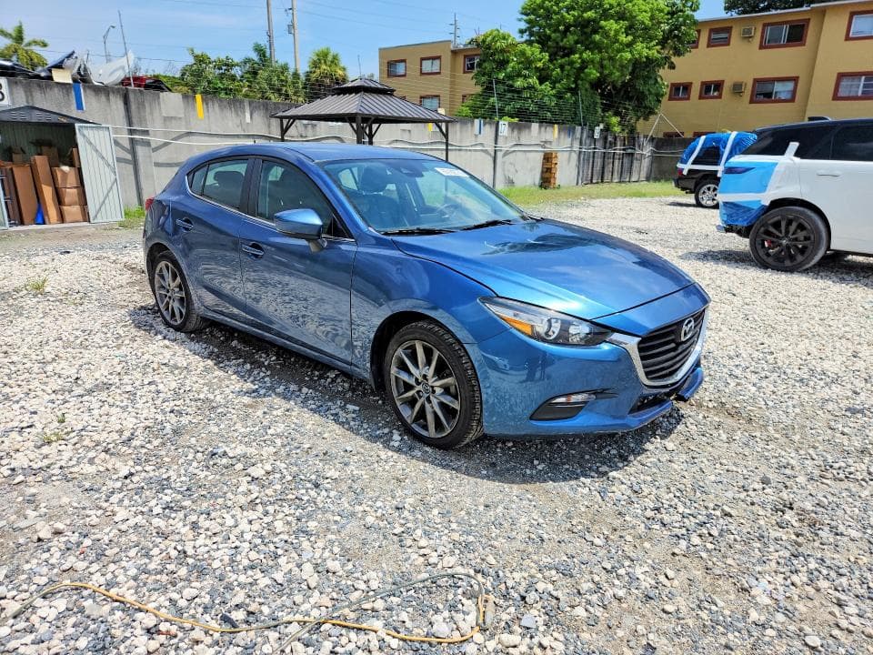 2018 MAZDA 3 TOURING 4
