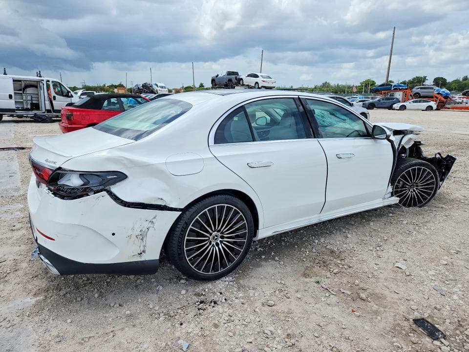 2026 MERCEDES-BENZ E 450 4MATIC 3