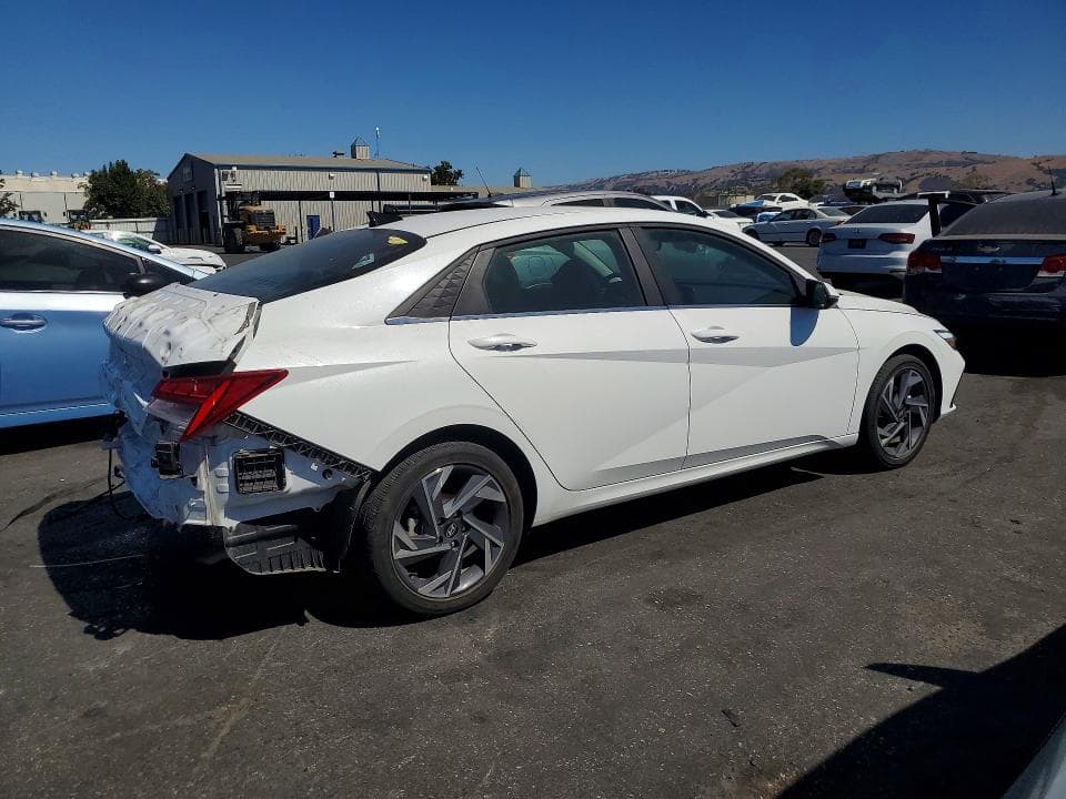 2025 HYUNDAI ELANTRA LIMITED 3