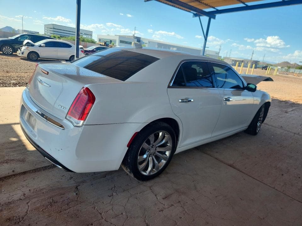 2019 CHRYSLER 300 LIMITED 3