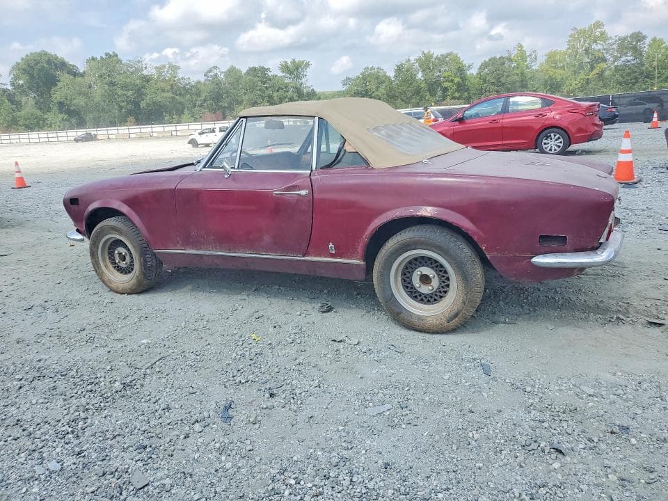 1972 FIAT 124 2