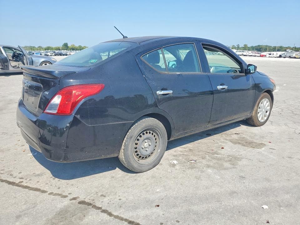 2018 NISSAN VERSA SV 3