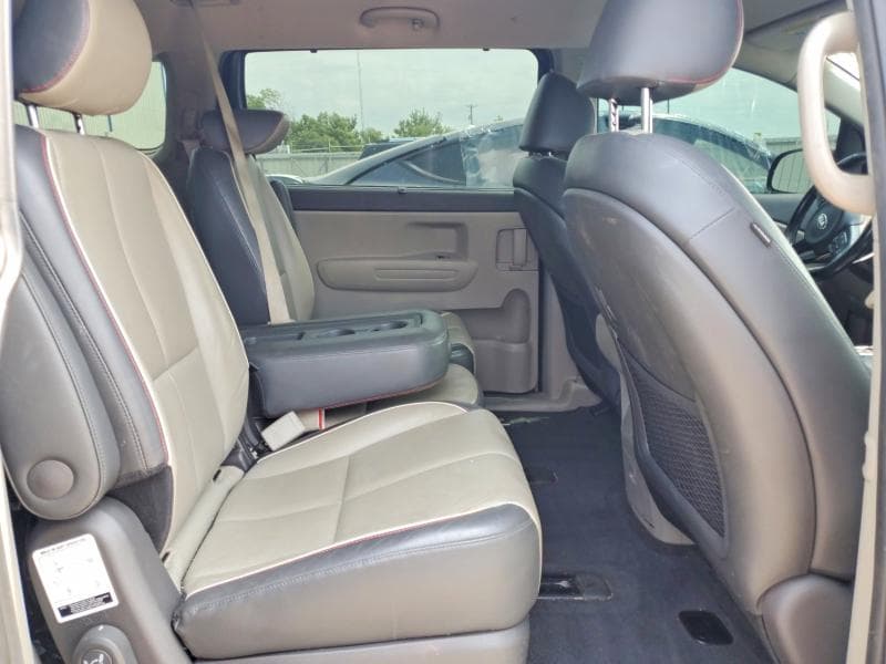 2018 KIA SEDONA LX 11