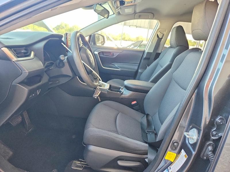 2019 TOYOTA RAV4 LE 7
