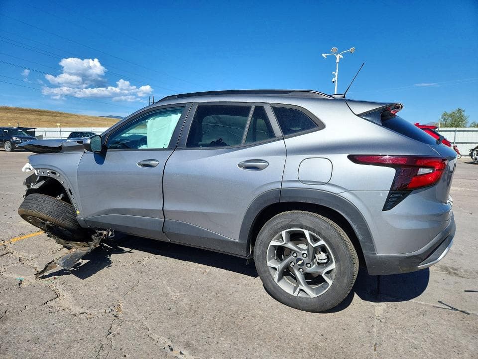 2025 CHEVROLET TRAX 2