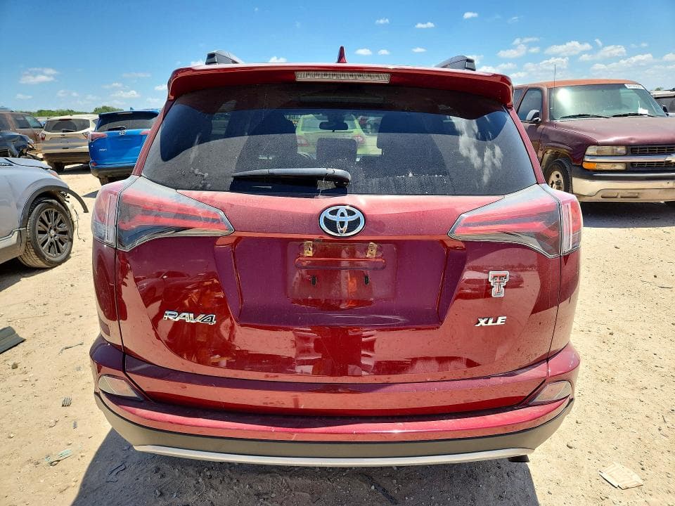 2018 TOYOTA RAV4 XLE 6