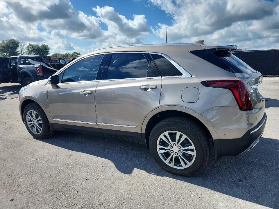 2022 CADILLAC XT5 PREMIUM LUXURY 2